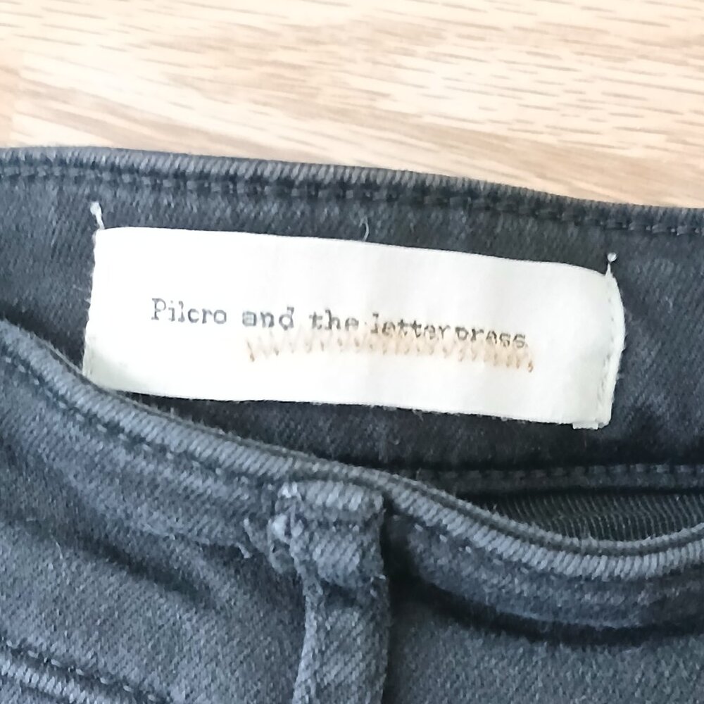 Anthropologie Pilcro Frayed Hem Superscript  Cropped Jeans Black Size 32 - Picture 8 of 8